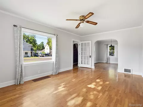 Living - 529 E Broad St, Linden, MI 48451 photo 2 of 2