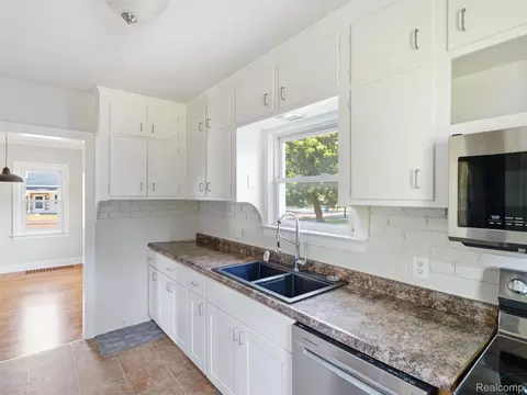 Kitchen - 529 E Broad St, Linden, MI 48451 photo 2 of 3