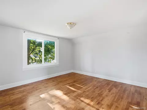 Bedroom - 529 E Broad St, Linden, MI 48451 photo 2 of 3