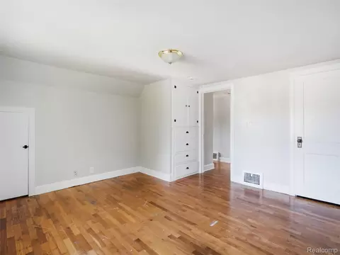 Bedroom - 529 E Broad St, Linden, MI 48451 photo 3 of 3