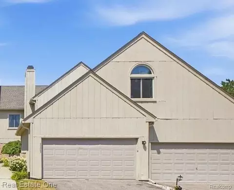 29363 Laurel Dr, Farmington Hills, MI 48331