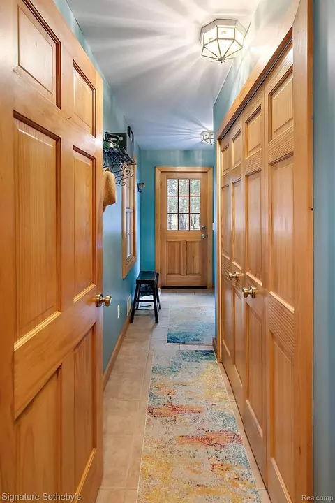 Entry Way - 7699 Minnick Rd, Rubicon, MI 48441 photo 2 of 3
