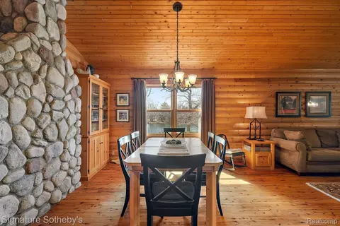 Dining - 7699 Minnick Rd, Rubicon, MI 48441 photo 3 of 4