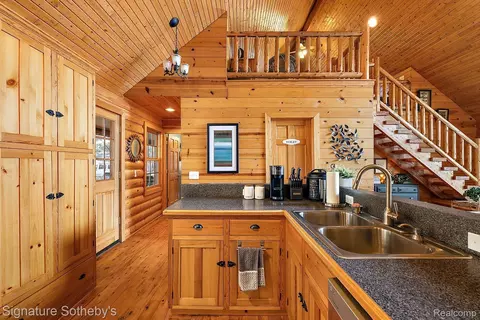 Kitchen - 7699 Minnick Rd, Rubicon, MI 48441 photo 4 of 8