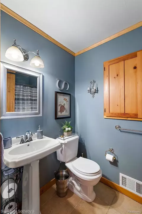 Bath - 7699 Minnick Rd, Rubicon, MI 48441 photo 4 of 4