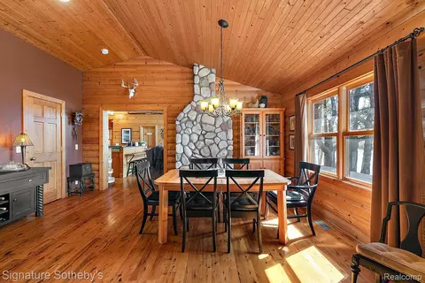 Dining - 7699 Minnick Rd, Rubicon, MI 48441 photo 2 of 4