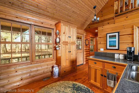 Kitchen - 7699 Minnick Rd, Rubicon, MI 48441 photo 5 of 8