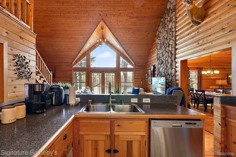 Kitchen - 7699 Minnick Rd, Rubicon, MI 48441 photo 2 of 8