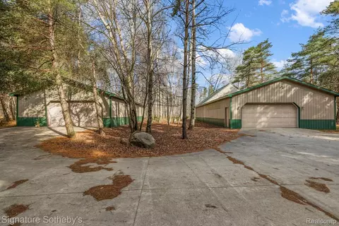 Exterior - 7699 Minnick Rd, Rubicon, MI 48441 photo 3 of 20