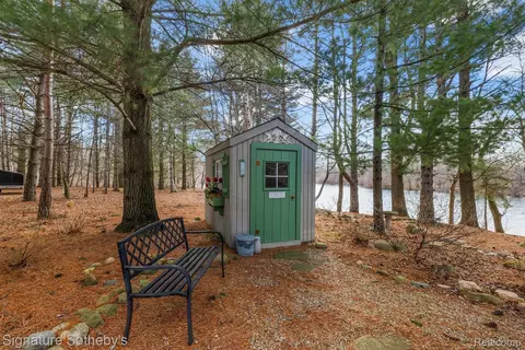 Exterior - 7699 Minnick Rd, Rubicon, MI 48441 photo 9 of 20