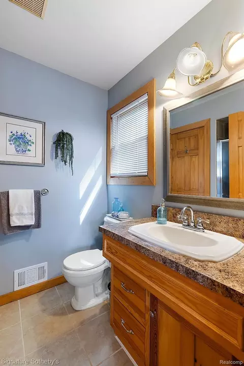 Bath - 7699 Minnick Rd, Rubicon, MI 48441 photo 1 of 4