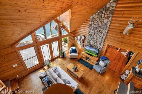 Living - 7699 Minnick Rd, Rubicon, MI 48441 photo 11 of 11
