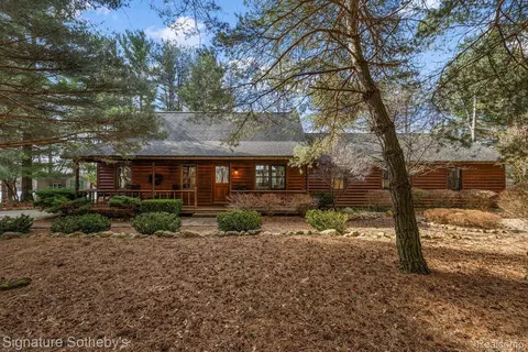Exterior - 7699 Minnick Rd, Rubicon, MI 48441 photo 6 of 20