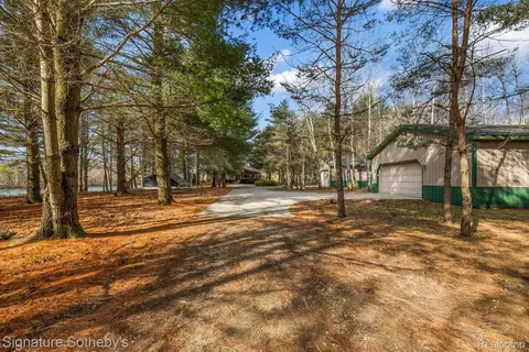 Exterior - 7699 Minnick Rd, Rubicon, MI 48441 photo 16 of 20