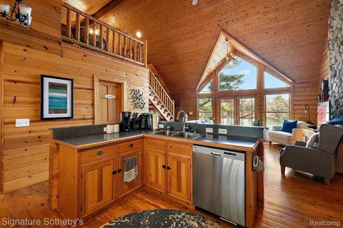Kitchen - 7699 Minnick Rd, Rubicon, MI 48441 photo 3 of 8