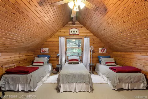 Bedroom - 7699 Minnick Rd, Rubicon, MI 48441 photo 6 of 7