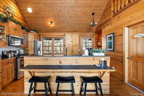 Kitchen - 7699 Minnick Rd, Rubicon, MI 48441 photo 7 of 8
