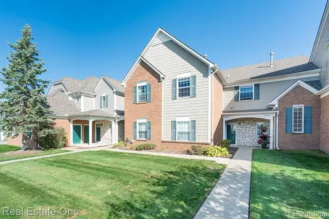 54750 Monarch Dr #47, Shelby Township, MI 48316