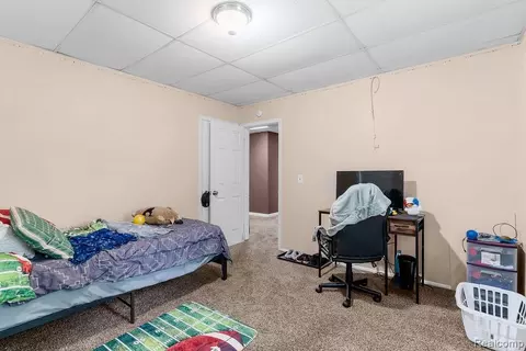 Bedroom - 612 E 3rd St, Flint, MI 48503 photo 4 of 9