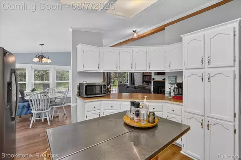 Kitchen - 11935 Beardslee Rd, Perry, MI 48872 photo 3 of 4