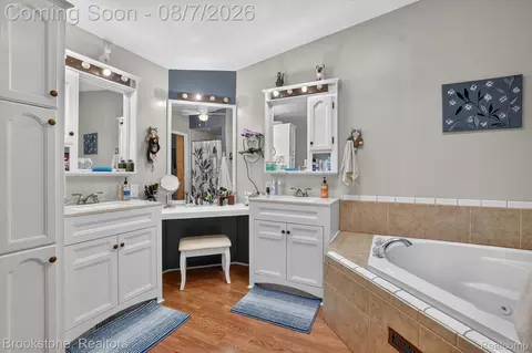 Bath - 11935 Beardslee Rd, Perry, MI 48872 photo 2 of 3