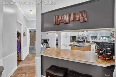 Entry Way - 11935 Beardslee Rd, Perry, MI 48872 photo 1 of 2