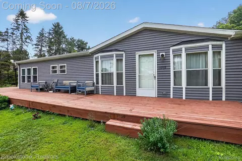 Exterior - 11935 Beardslee Rd, Perry, MI 48872 photo 2 of 10