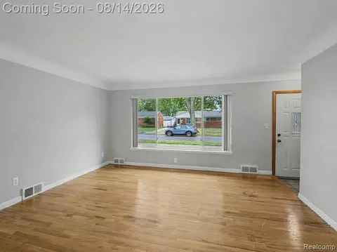 Living - 4649 Reader Dr, Warren, MI 48092 photo 1 of 5