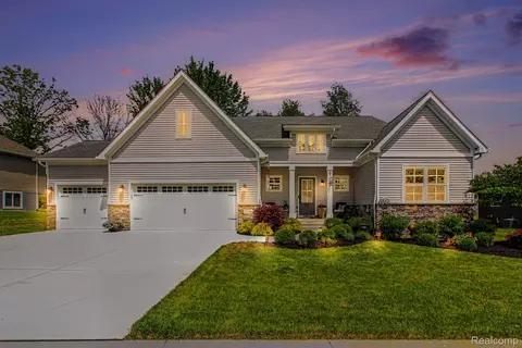 1179 Timberleaf Dr, Brighton, MI 48114