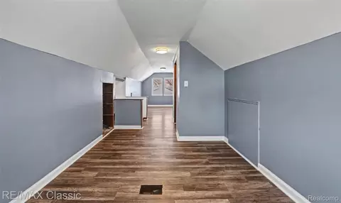 Entry Way - 13849 Leonard Ave, Warren, MI 48089 photo 10 of 10