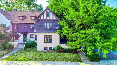 8129 E Lafayette St, Detroit, MI 48214