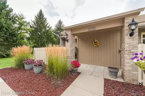 62622 Raleigh Ct #1, South Lyon, MI 48178