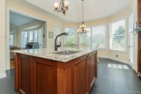 Kitchen - 51770 North Ave, Macomb, MI 48042 photo 5 of 6