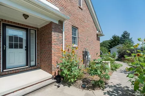 Exterior - 51770 North Ave, Macomb, MI 48042 photo 3 of 11