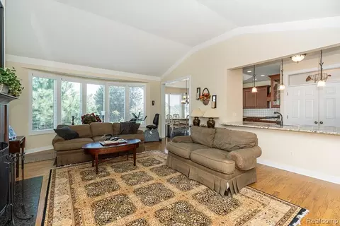Living - 51770 North Ave, Macomb, MI 48042 photo 2 of 3