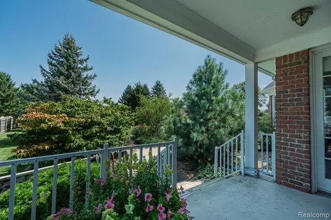 Exterior - 51770 North Ave, Macomb, MI 48042 photo 9 of 11