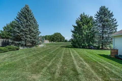 Exterior - 51770 North Ave, Macomb, MI 48042 photo 6 of 11