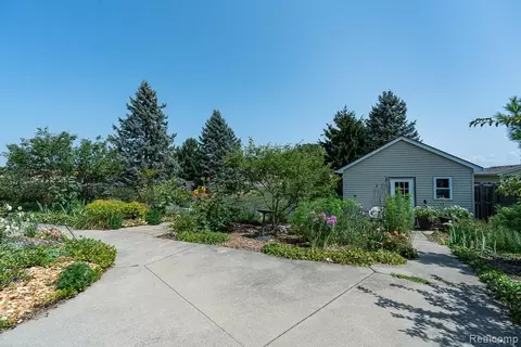 Exterior - 51770 North Ave, Macomb, MI 48042 photo 4 of 11