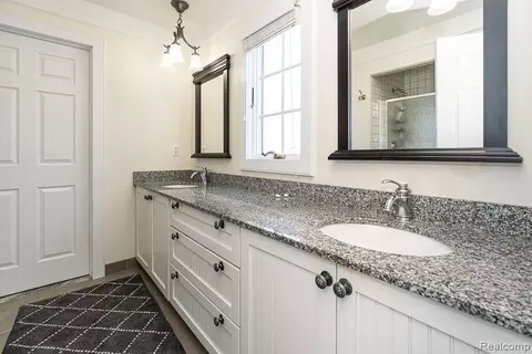 Bath - 51770 North Ave, Macomb, MI 48042 photo 2 of 5