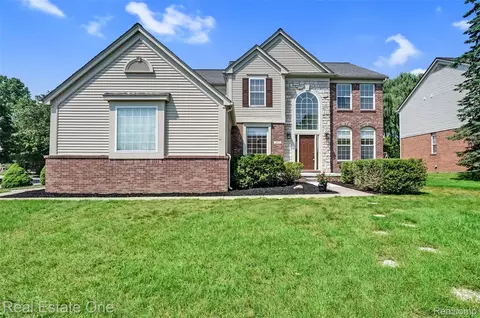 517 Beechwood Way, Orion, MI 48362