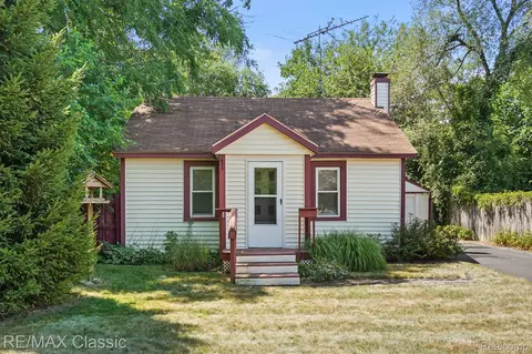 883 Jerome Ave, Ypsilanti, MI 48198