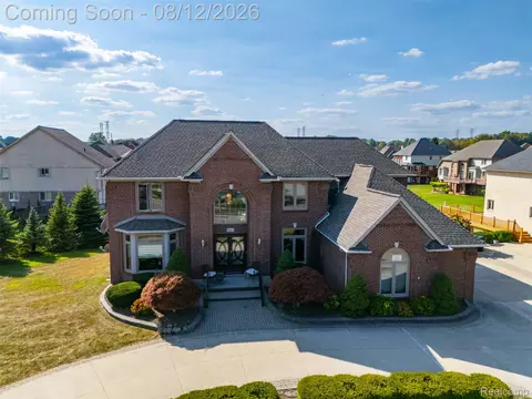 49501 Sandra Dr, Shelby Township, MI 48315