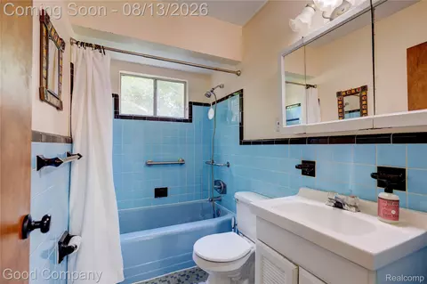 Bath - 220 N Webik Ave, Clawson, MI 48017 photo 1 of 1