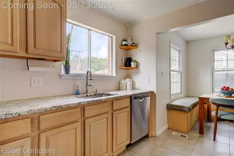 Kitchen - 220 N Webik Ave, Clawson, MI 48017 photo 2 of 3