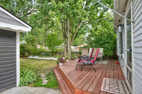 Exterior - 220 N Webik Ave, Clawson, MI 48017 photo 4 of 7