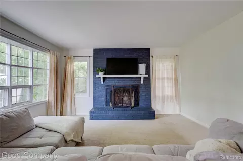Living - 220 N Webik Ave, Clawson, MI 48017 photo 3 of 3