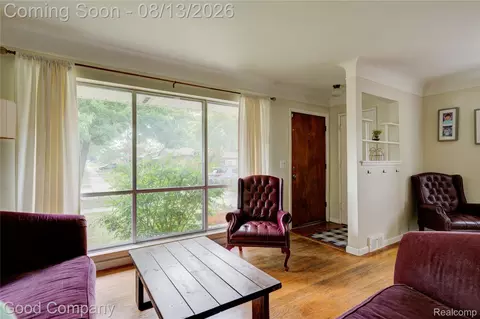 Living - 220 N Webik Ave, Clawson, MI 48017 photo 5 of 8