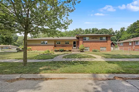 27110 Clairview Dr, Dearborn Heights, MI 48127