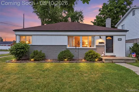 6705 Whitby St, Garden City, MI 48135