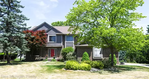 22200 Heatheridge, Northville, MI 48167